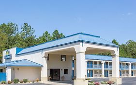 Days Inn By Wyndham Picayune